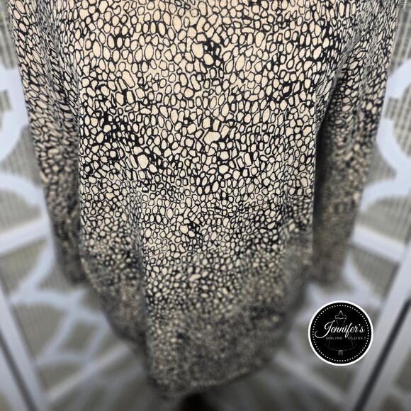 Dana Buchman Brown and Tan Animal Print 3/4 Sleeve Sweater Size MED - Picture 5 of 9